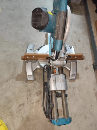 Ingletadora telescópica Makita LS1013 + soporte