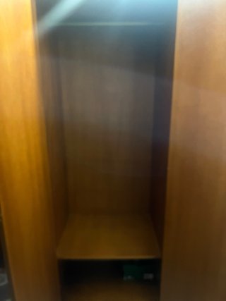 Armario antiguo de madera