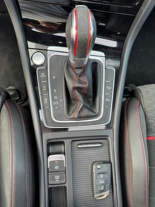 VOLKSWAGEN GOLF GTI PERFORMANCE