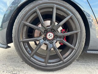 VOLKSWAGEN GOLF GTI PERFORMANCE