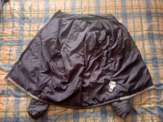 Chaqueta gris Y chaqueta negra