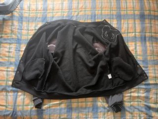 Chaqueta gris Y chaqueta negra