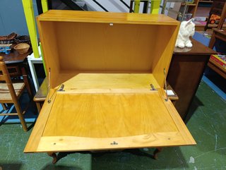MUEBLE PANERA CON PUERTA ABATIBLE