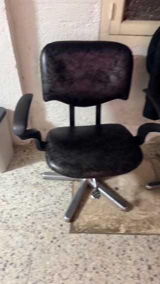 3 Silla de Peluquería y reposapiés
