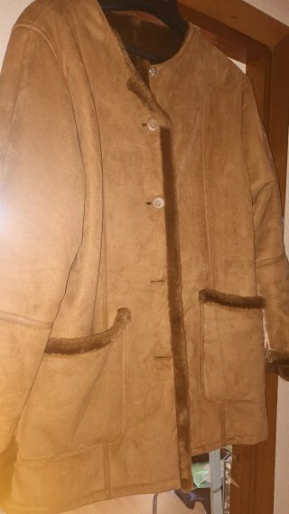 Chaquetón de piel sintética marrón