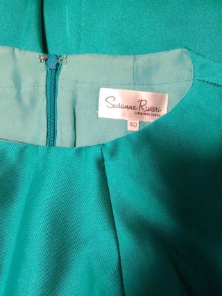 Vestido de fiesta verde azulado con cinturón