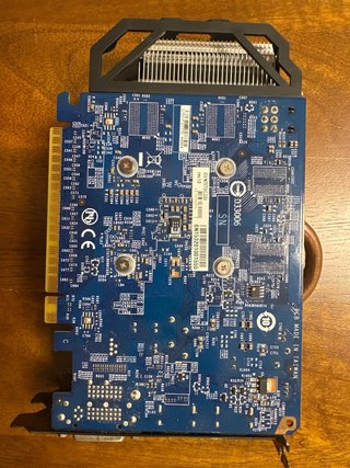 Tarjeta Gráfica Gigabyte GTX 750 Ti y 16GB RAM