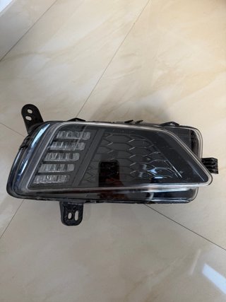 Faro Diurno Volkswagen Polo (Lado Copiloto)