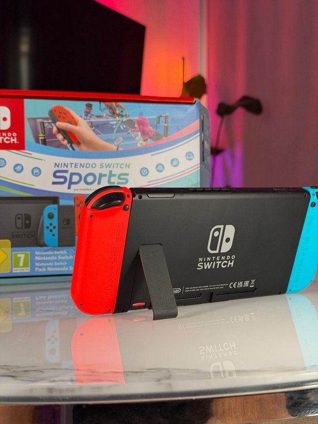 Nintendo Switch V2 (2022)