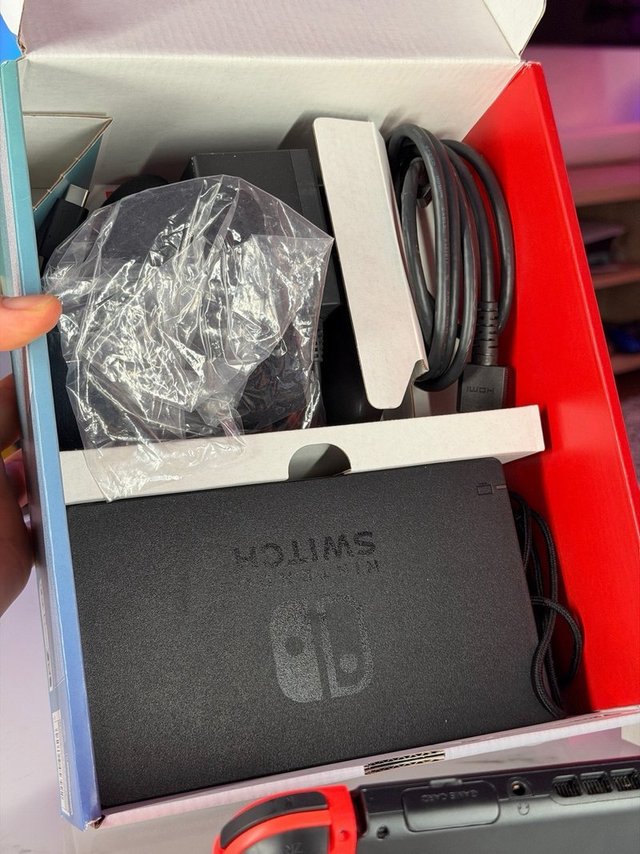 Nintendo Switch V2 (2022)