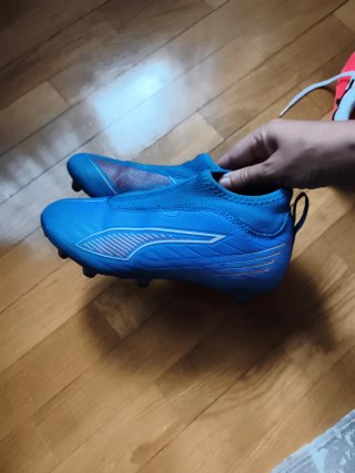 Botas de fútbol Puma azules