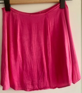 Falda corta satinada rosa Zara Talla XS