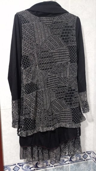 Vestido tipo Desigual negro y gris de punto