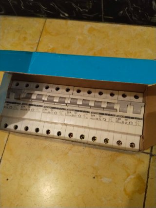Set de 10 Interruptores Automáticos Simon C32