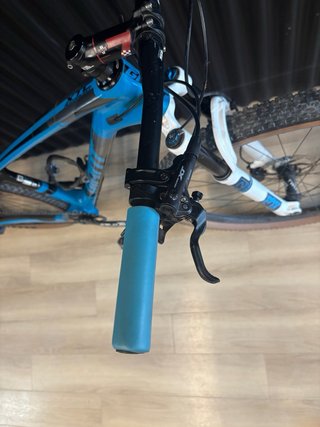 Giant XTC Advanced 29” carbono
