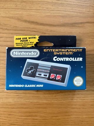 Mando Nintendo NES Classic Mini con caja