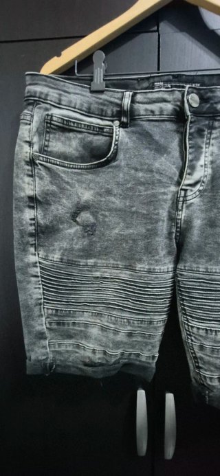 Pantalón corto gris efecto lavado