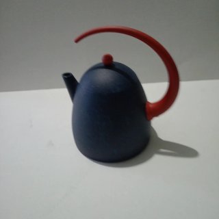 Tetera o cafetera de Diseño Azul y Roja