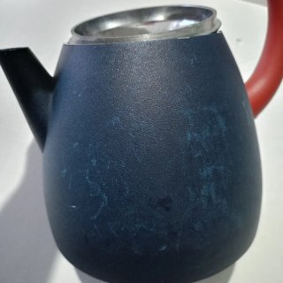 Tetera o cafetera de Diseño Azul y Roja