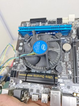Placa Base Gigabyte GA-B85M-D3H