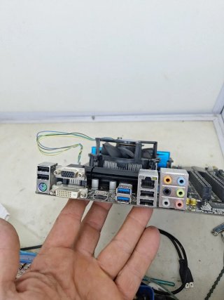 Placa Base Gigabyte GA-B85M-D3H