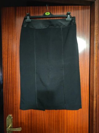 Falda tubo negra talla M