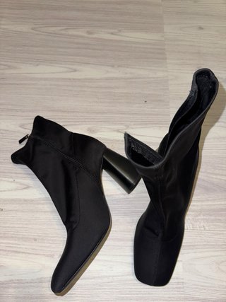 Botines negros de Stradivarius poco usados