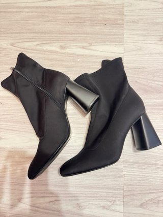 Botines negros de Stradivarius poco usados