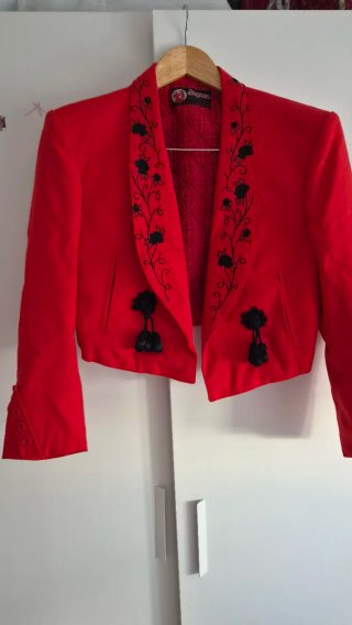Traje corto flamenco rojo y negro