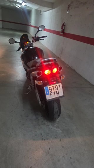 Suzuki GSR 600 Naked Plata/Negra
