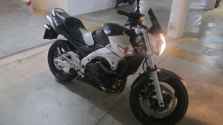 Suzuki GSR 600 Naked Plata/Negra