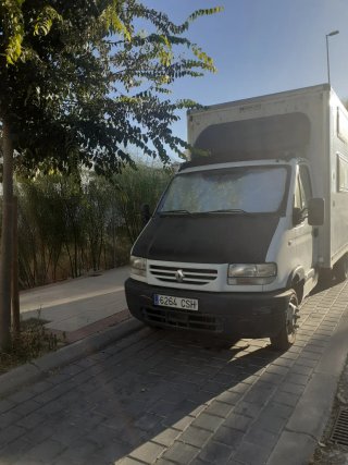 Renault mascott  2004