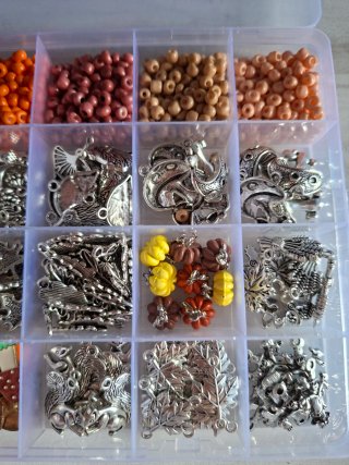 Caja abalorios y charms otoño