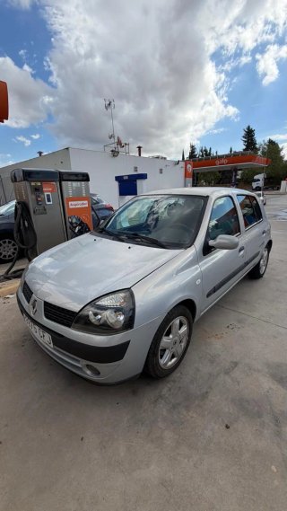 Renault Clio 2003