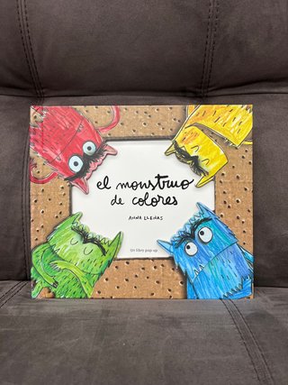 Libro pop up. El monstruo de colores.