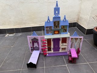 Casa de muñecas Barbie y Frozen