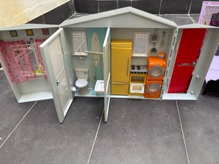 Casa de muñecas Barbie y Frozen
