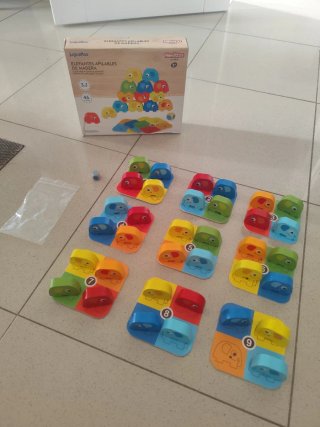 Juego de Elefantes Apilables de Madera Juguettos