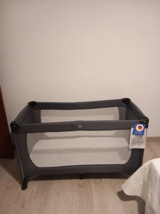 Cuna de viaje plegable gris