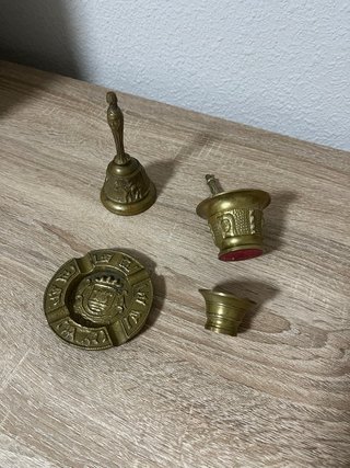 Juego de figuras de bronce