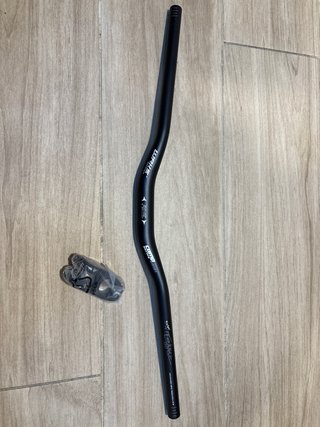 Kit WAKE: Manillar 720mm y Potencia negros