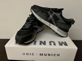 Zapatillas Munich Talla 36 Negras y Grises