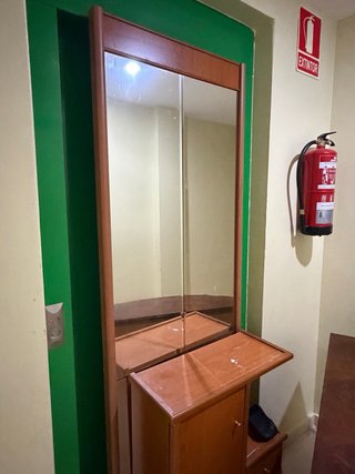 Mueble recibidor de madera