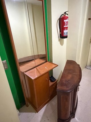 Mueble recibidor de madera