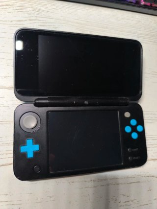 Nintendo New 2DS XL Negra y Azul