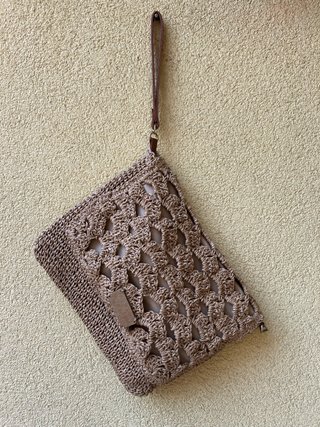 Borsa a mano intrecciata marrone