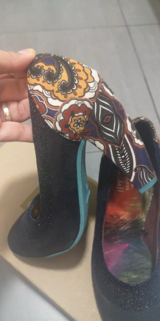 Zapatos tacón Desigual azul aterciopelados