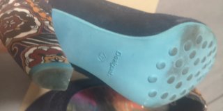 Zapatos tacón Desigual azul aterciopelados