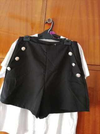 Conjunto de mujer camiseta y shorts Sin estrenar