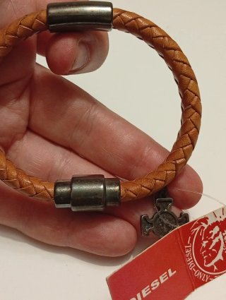 Pulsera trenzada Diesel marrón